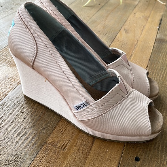 Toms Shoes - Toms pink wedges